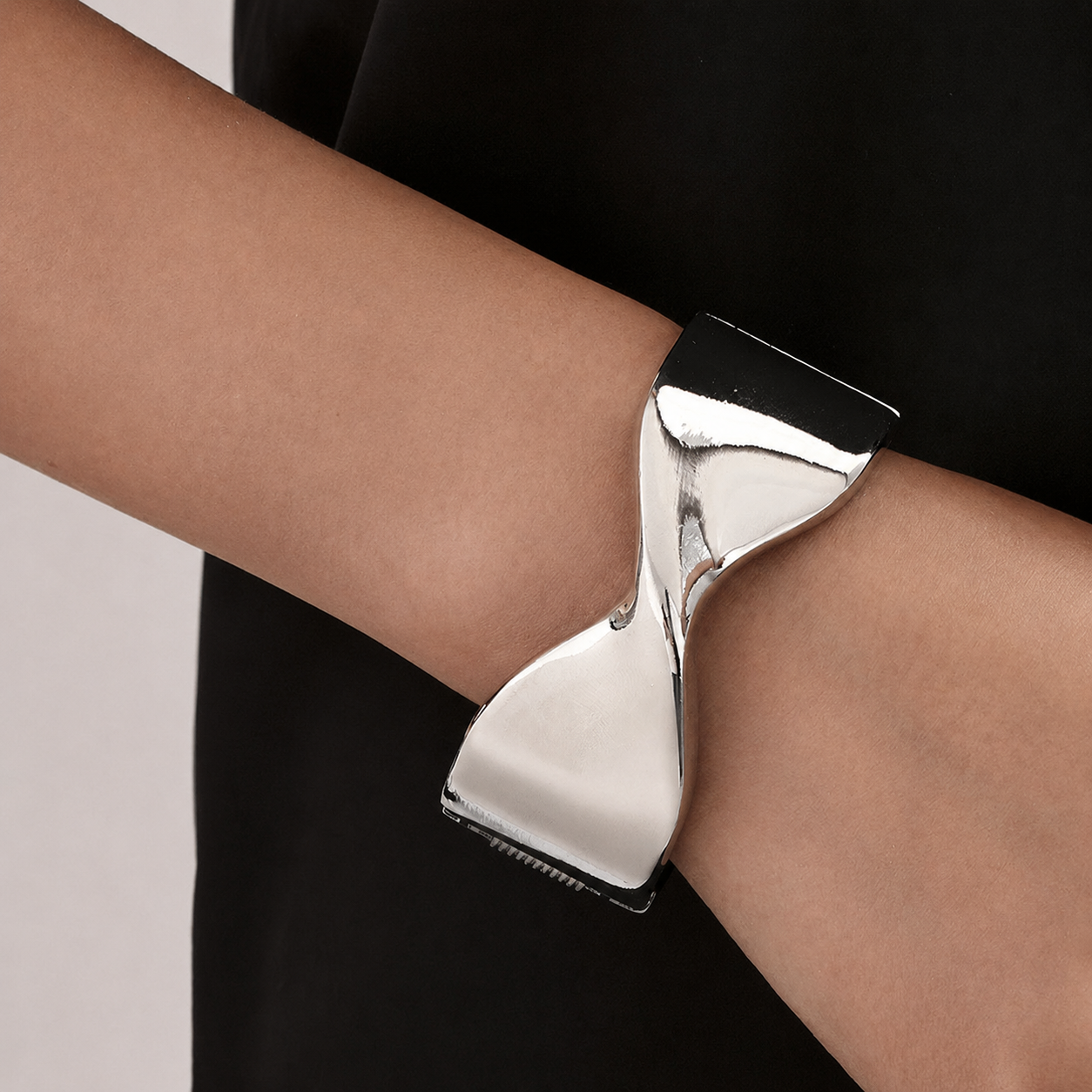 Virelle Curve Cuff