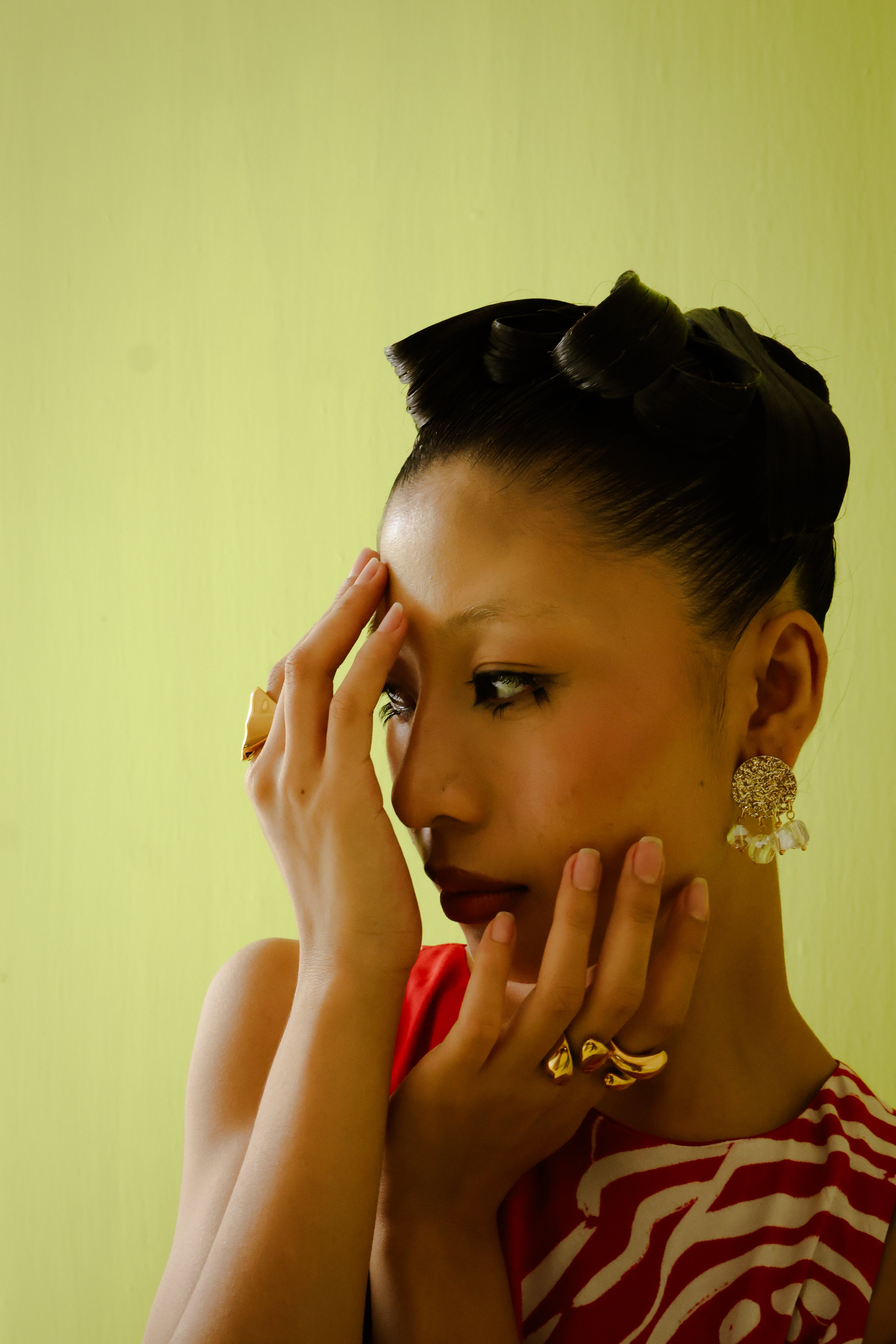 Samantha crystal golden eardrop