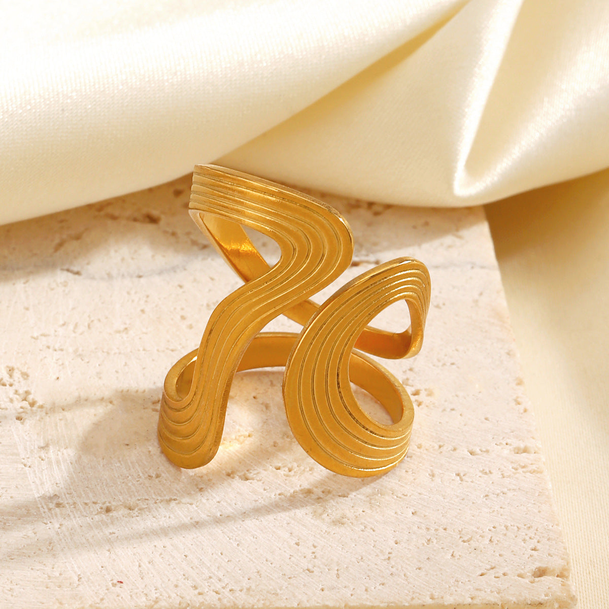 Golden WaveLoop Ring