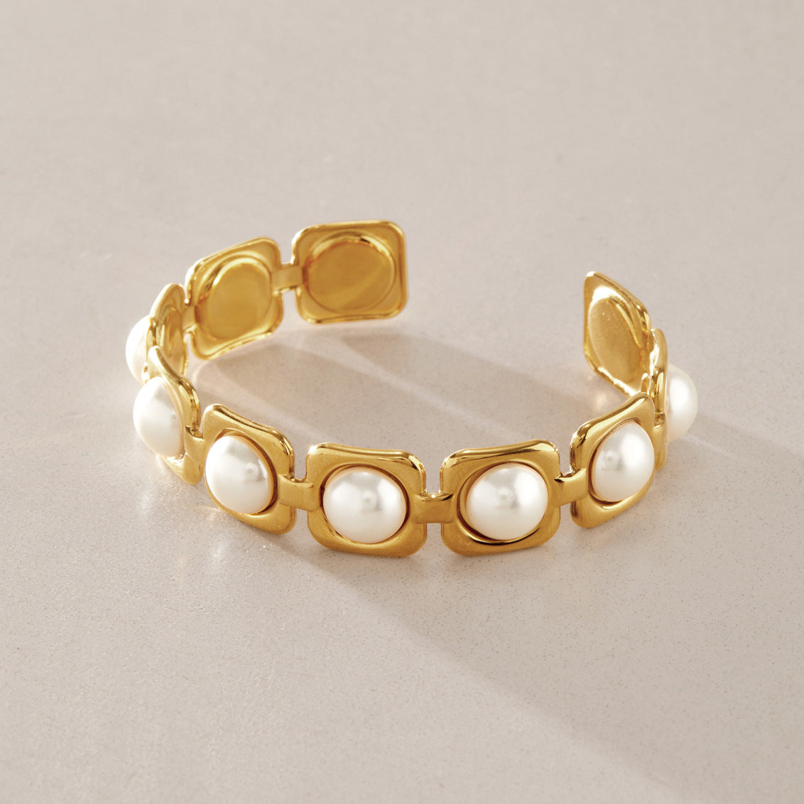 Amara Pearl Cuff