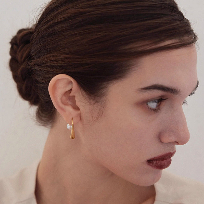 CurveDrop Pearl Earrings