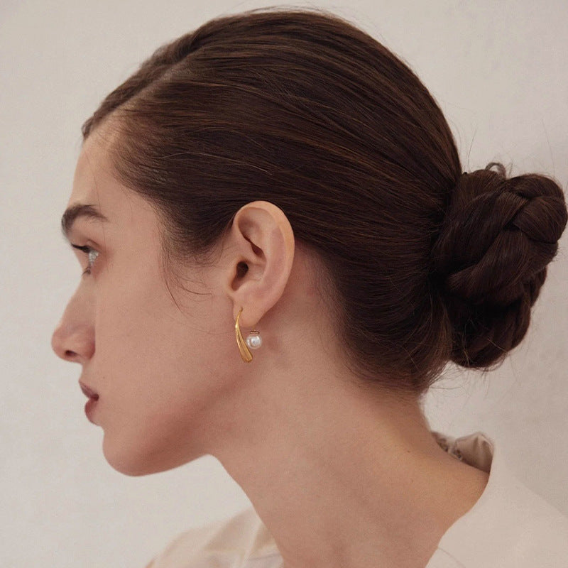 CurveDrop Pearl Earrings