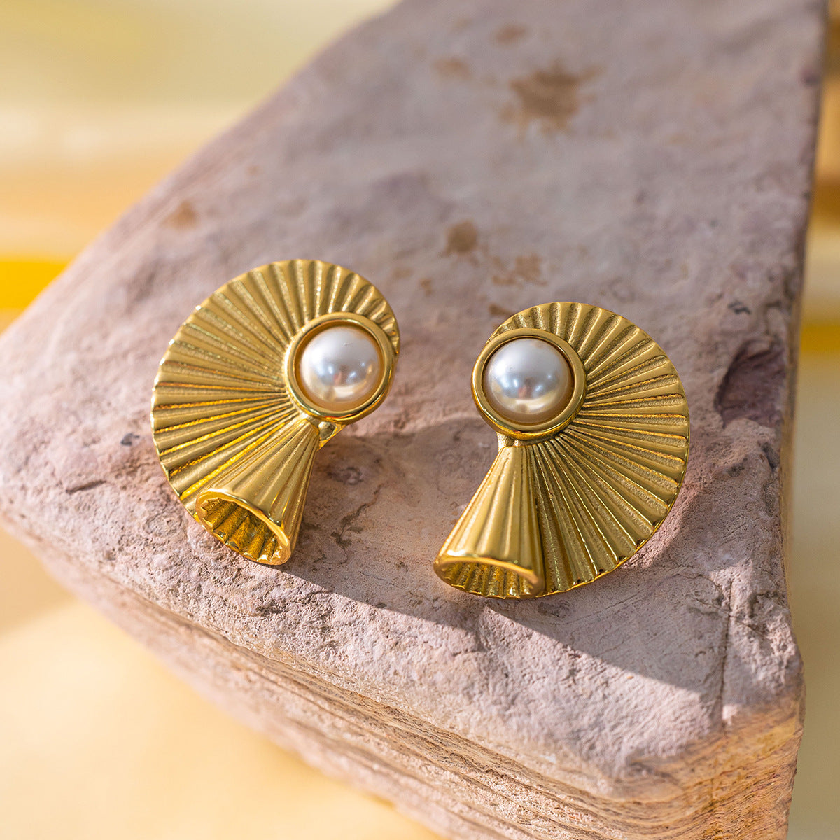 Tideglow Pearl Earrings