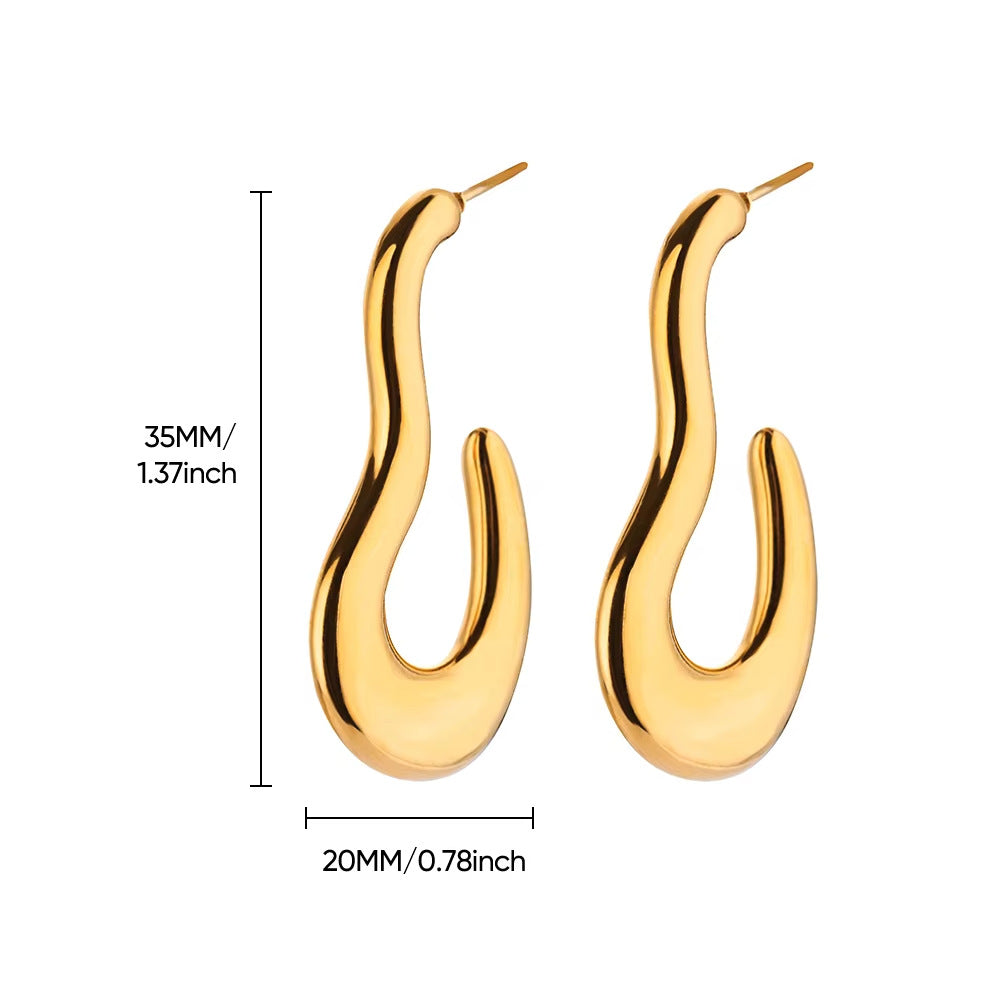 Swurl – Gold Curve Earrings