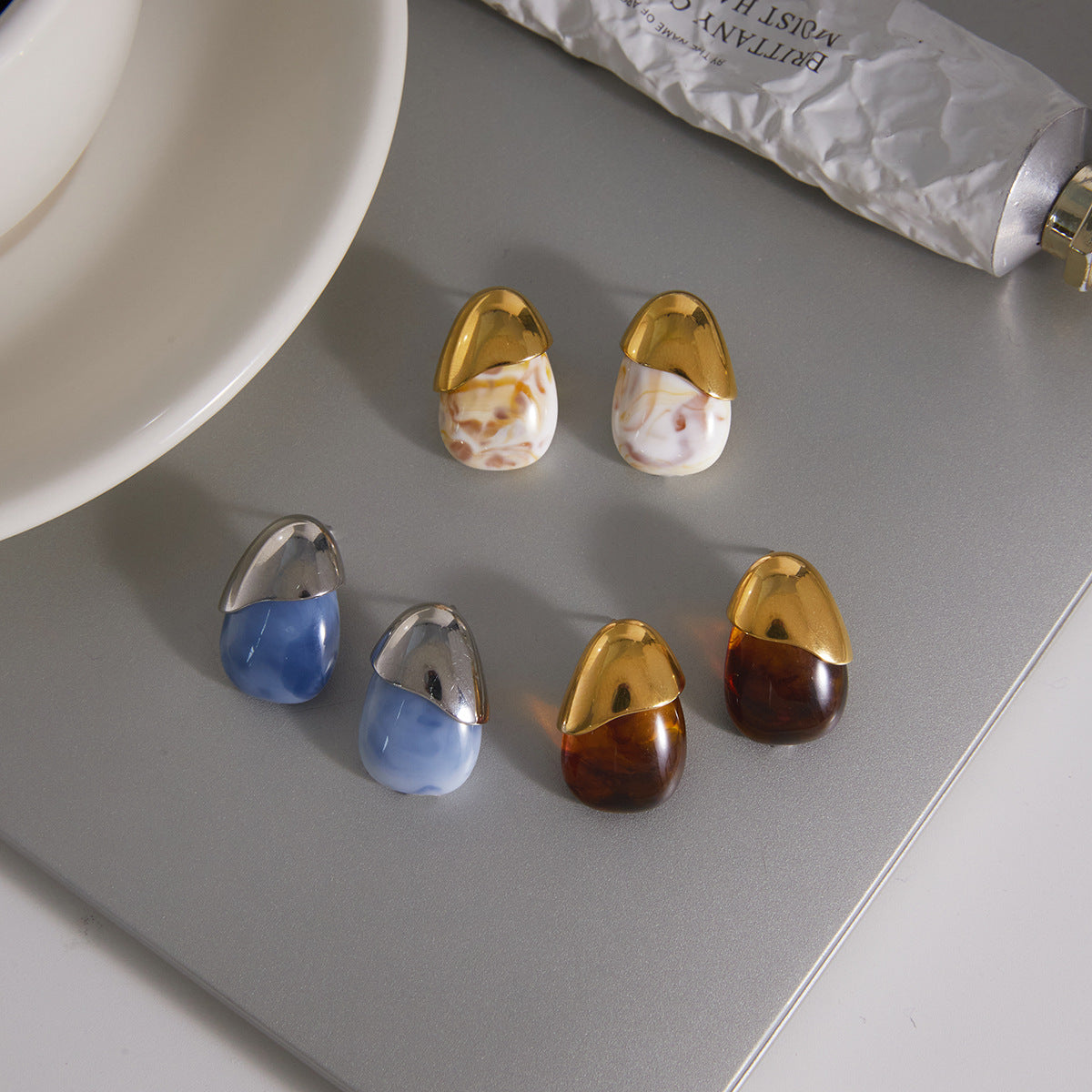 Mira Resin Earrings