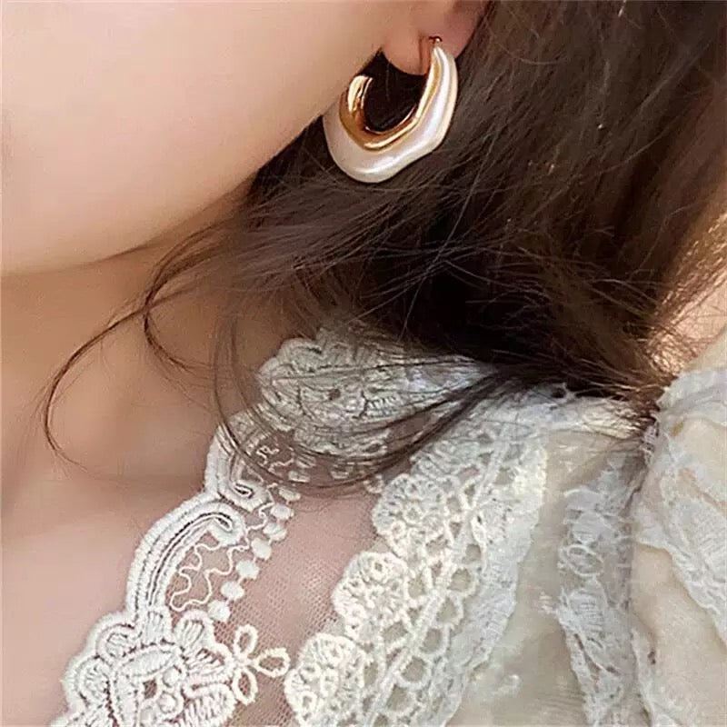 Jessica pearl hoops