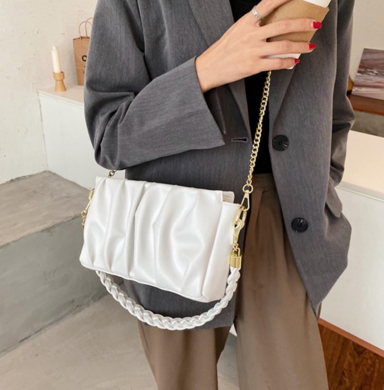Emily shoulder / sling bags