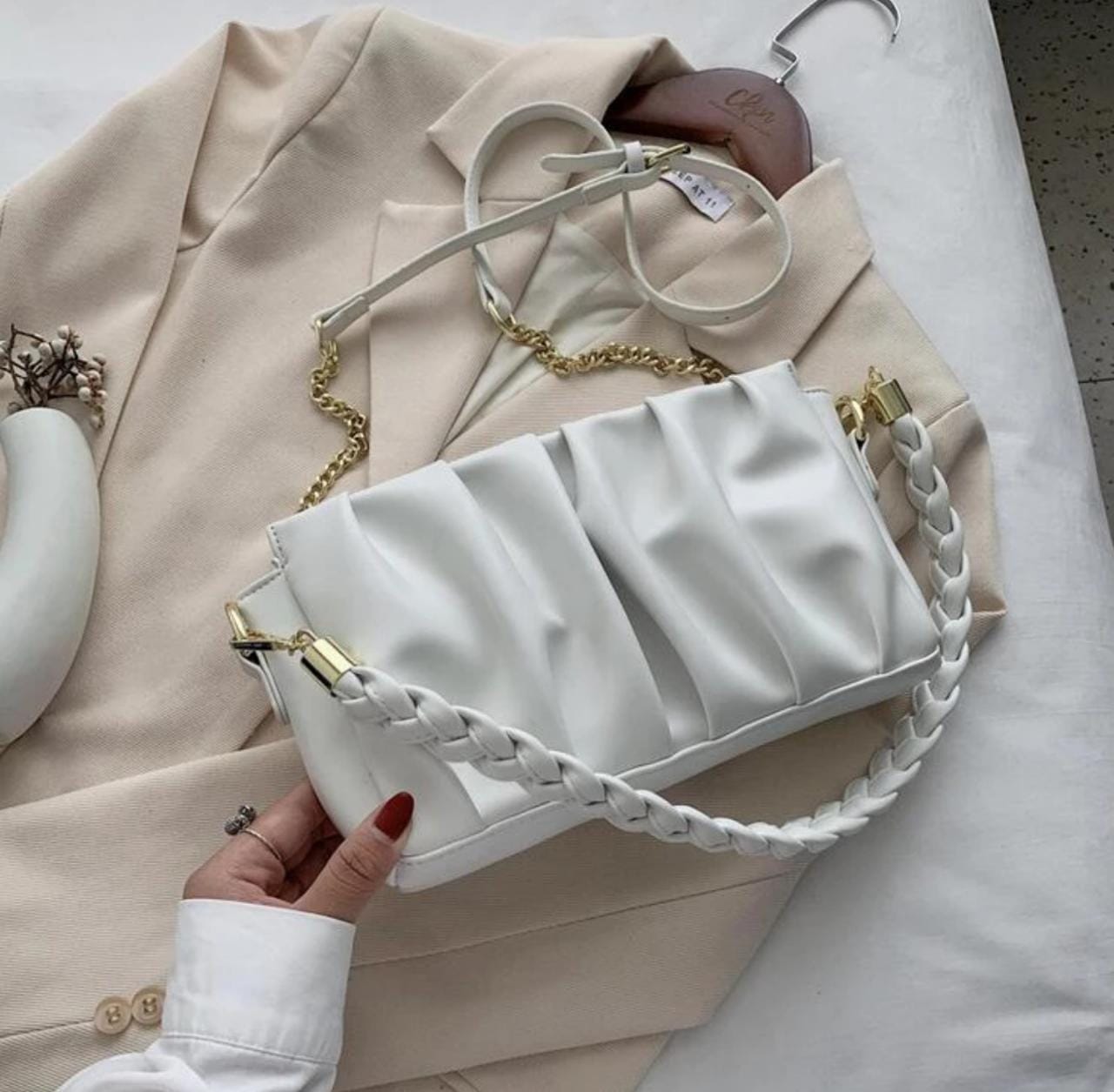 Emily shoulder / sling bags