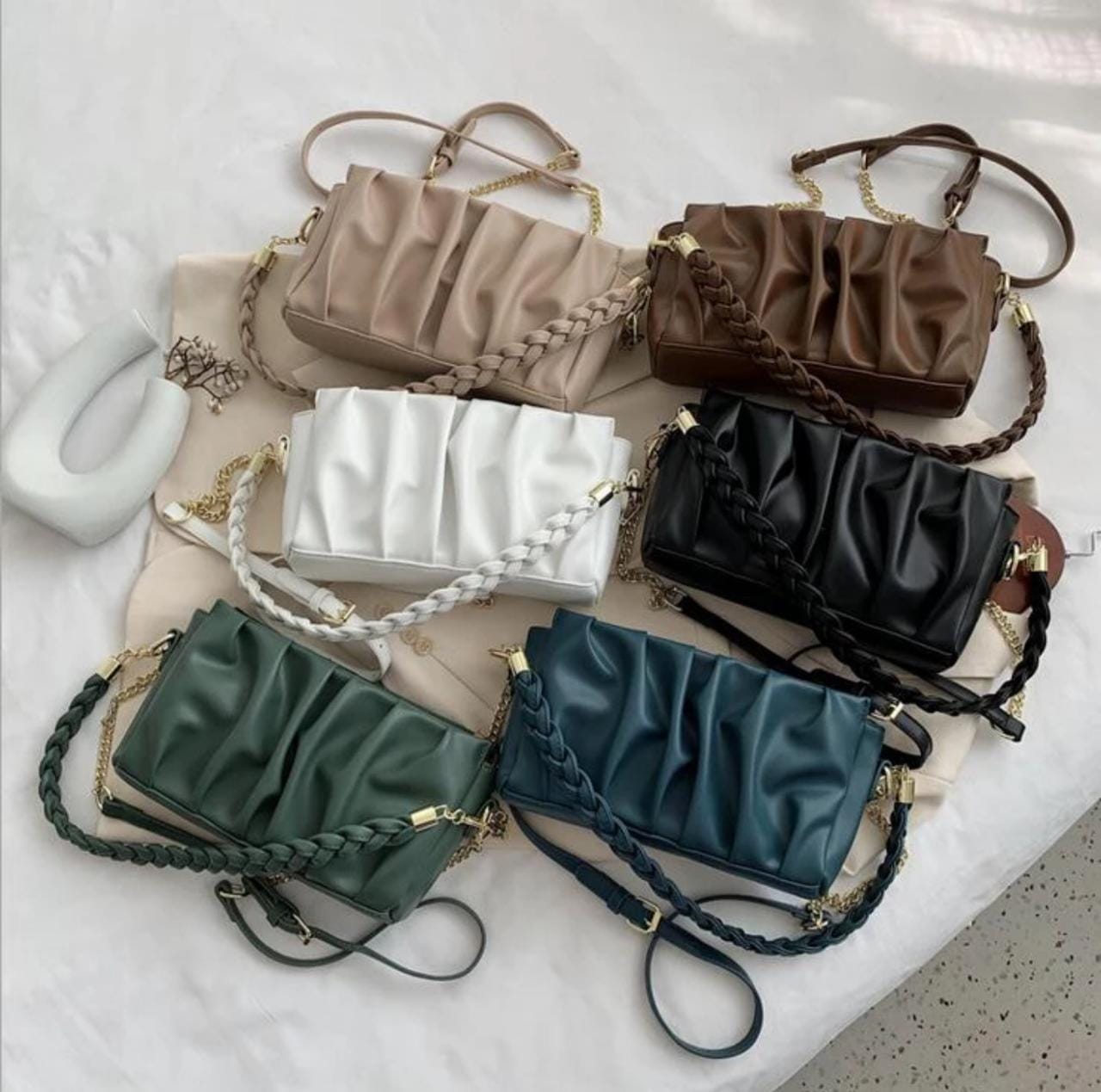 Emily shoulder / sling bags