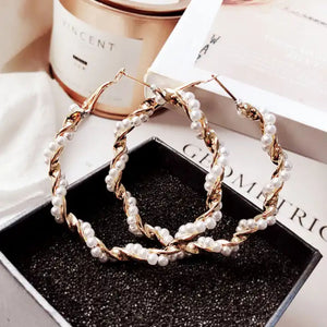 Enchanting Pearl Swirls