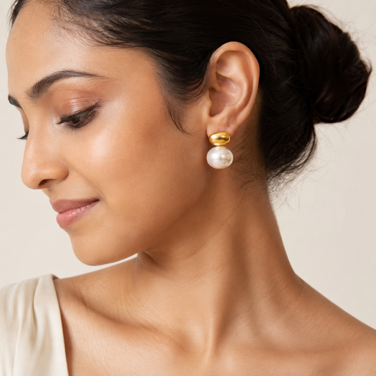Eira Pearl Earrings