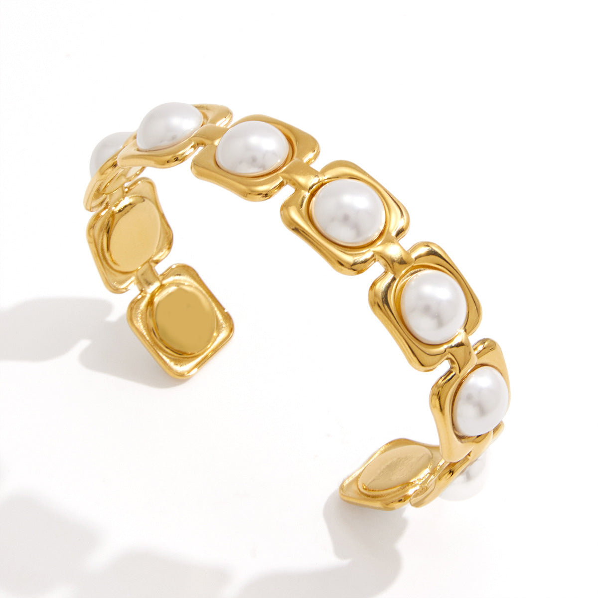 Amara Pearl Cuff