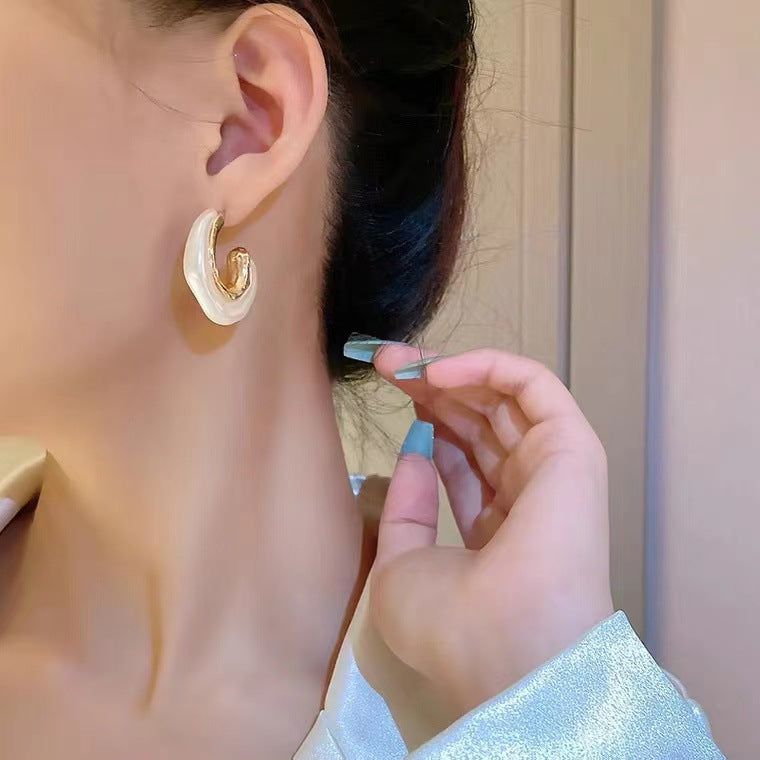 Jessica pearl hoops