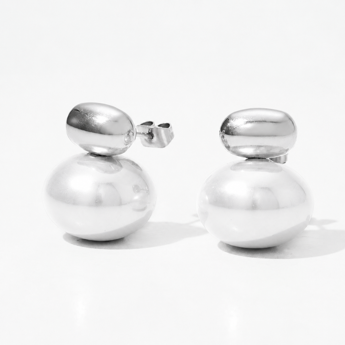 Eira Pearl Earrings