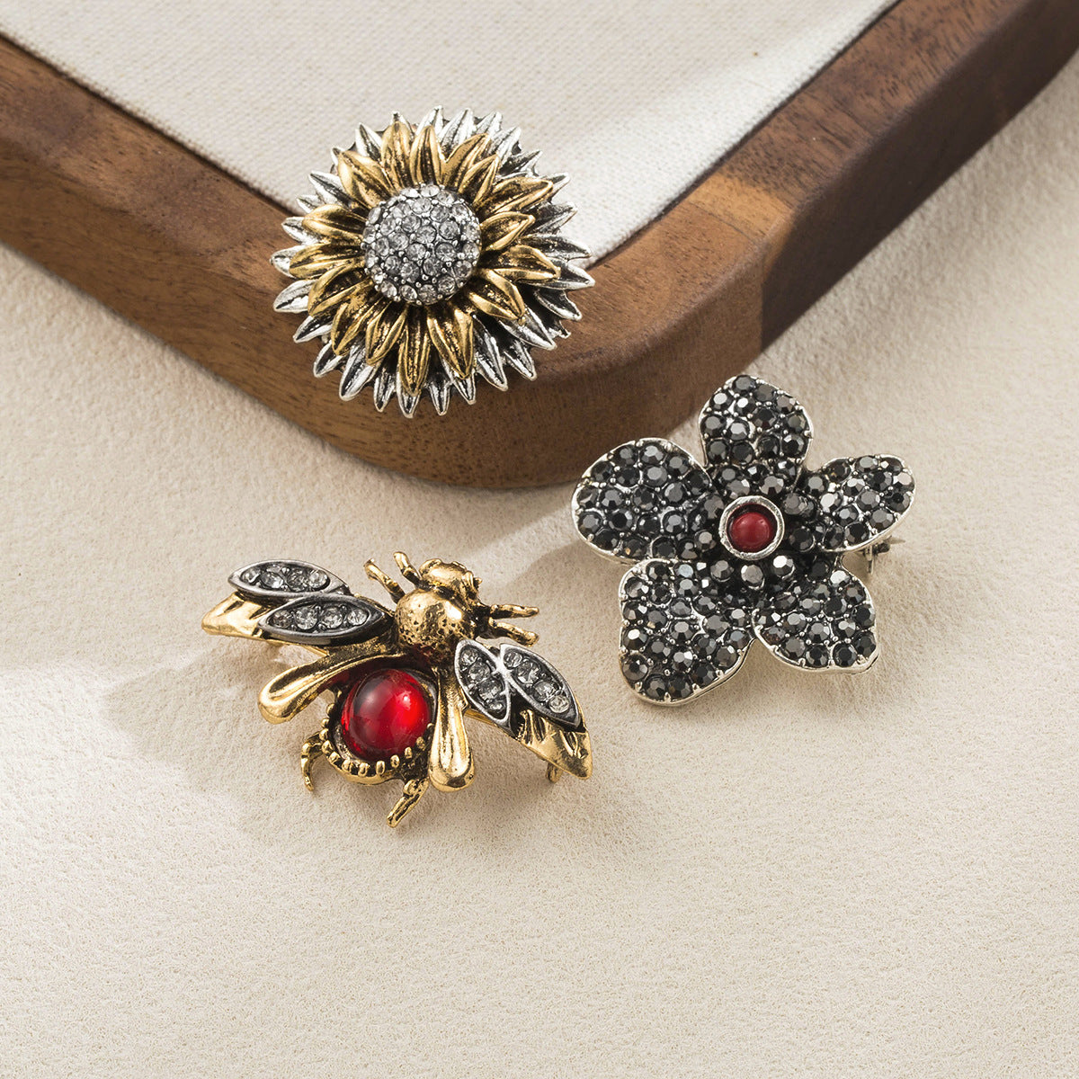 Bloom & Bee Brooch Set ( Set of 3 )