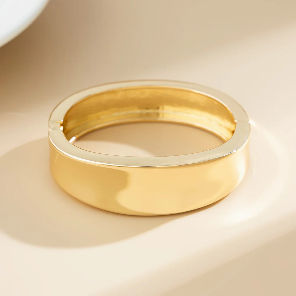 Evora Loop cuff