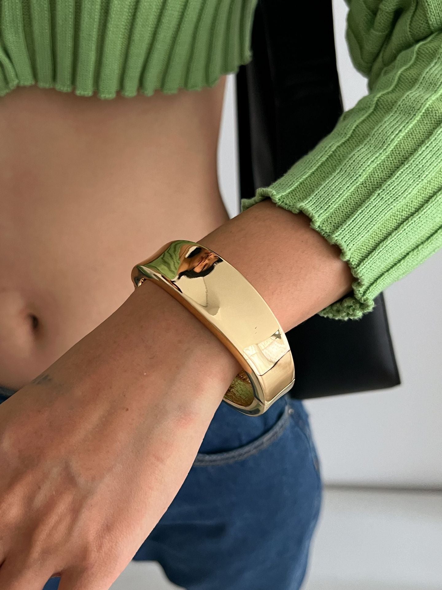 Evora Loop cuff