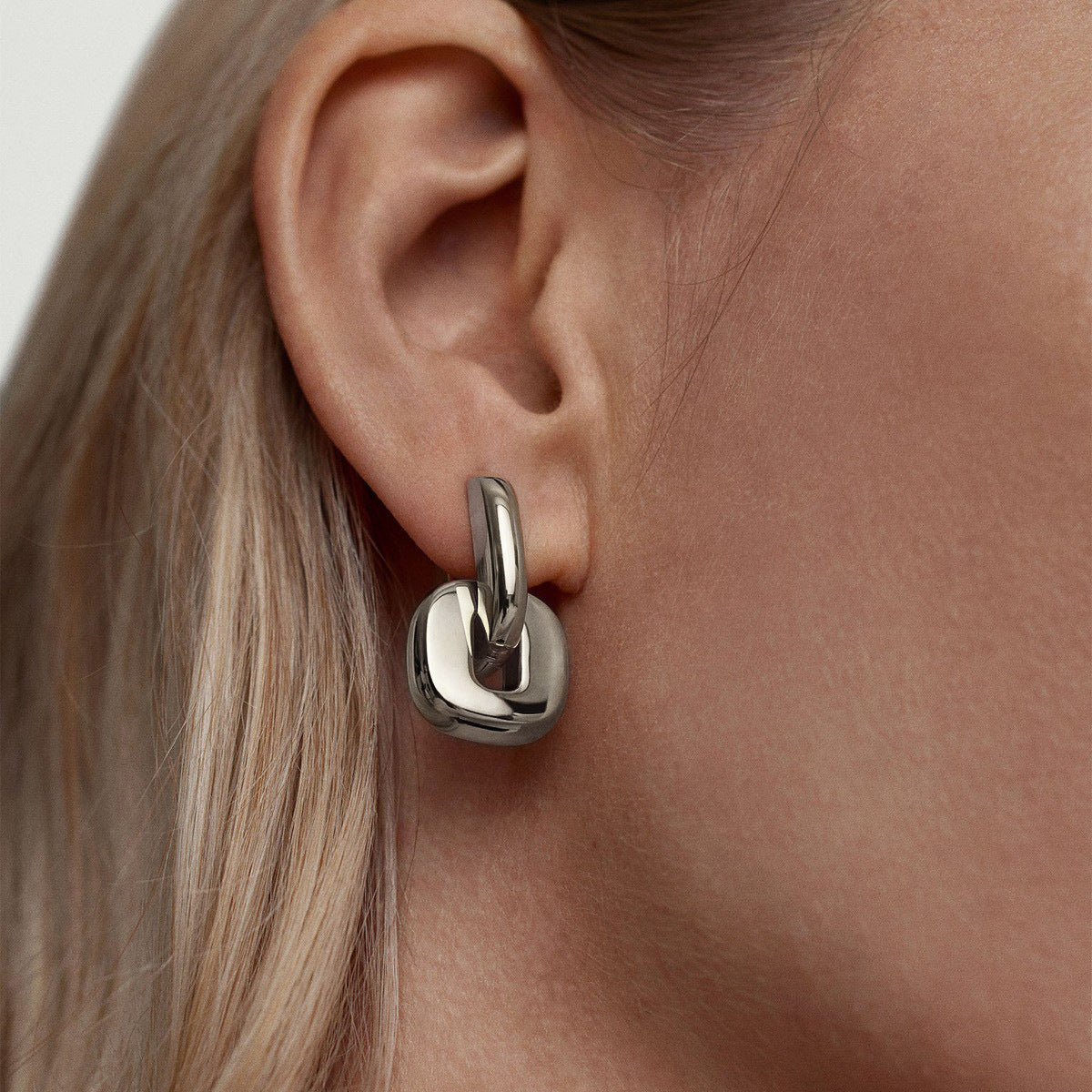 Tessa Link Hoops