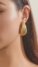 Load and play video in Gallery viewer, Olivia Teardrop Earrings

