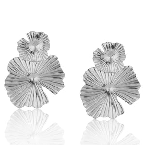 Baby swirled flower earrings