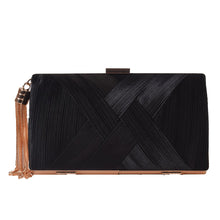 Load image into Gallery viewer, Tassel clutch
