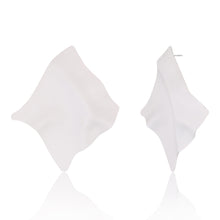Load image into Gallery viewer, Shine on earrings
