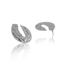 Load image into Gallery viewer, Sliq Textured earrings

