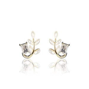 Charlotte studs (pearl & crystal)