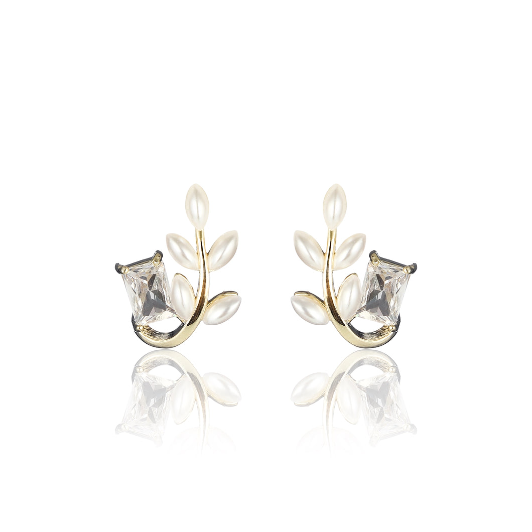 Charlotte studs (pearl & crystal)