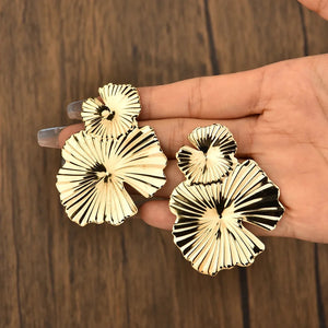 Baby swirled flower earrings