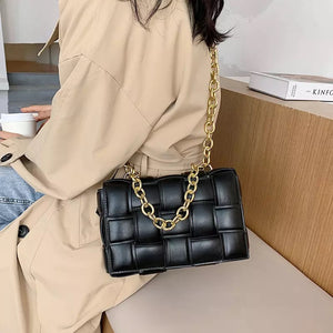 Jenner sling bag