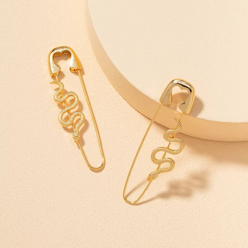 Snake pin earrings ( Gold )