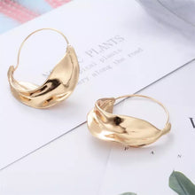 Load image into Gallery viewer, Misoo Earrings ( Gold &amp; Silver )
