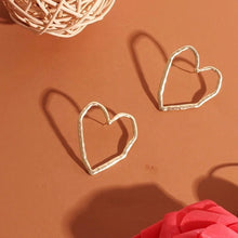 Load image into Gallery viewer, Heart out earrings
