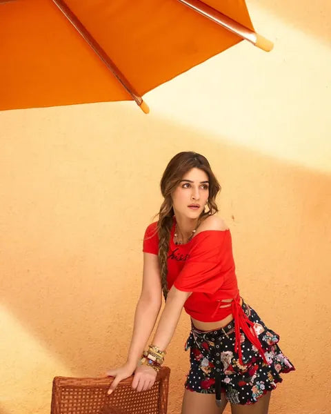 Kriti Sanon wearing Statement Two-tone Chain Bracelet